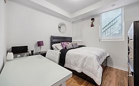Beautiful Townhouse Near Yorkdale Mall, Wilson Subway