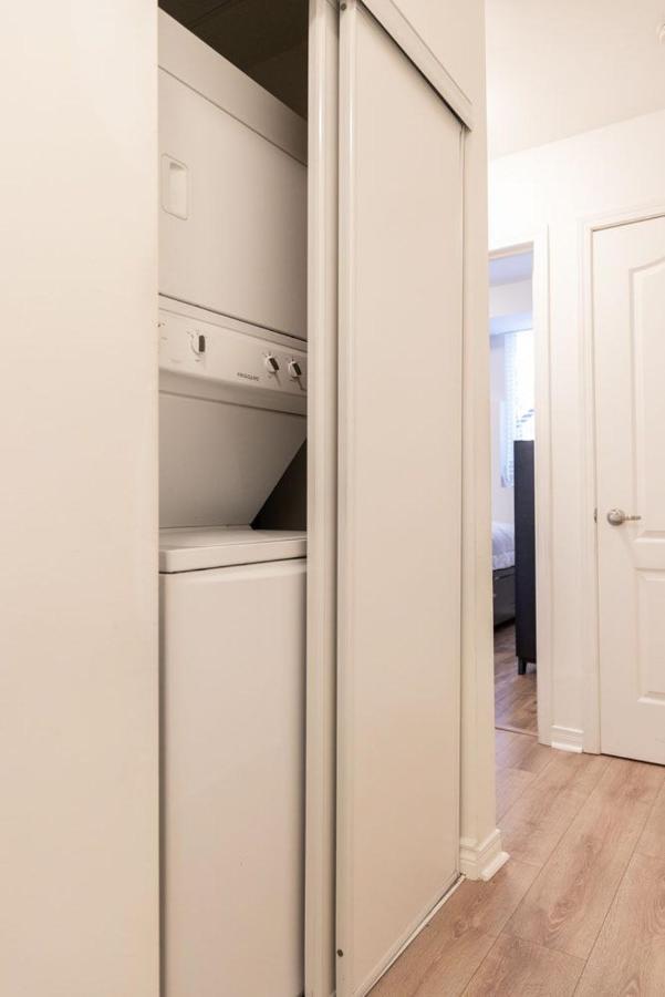 Beautiful Townhouse Near Yorkdale Mall, Wilson Subway Apartment Toronto Exterior photo