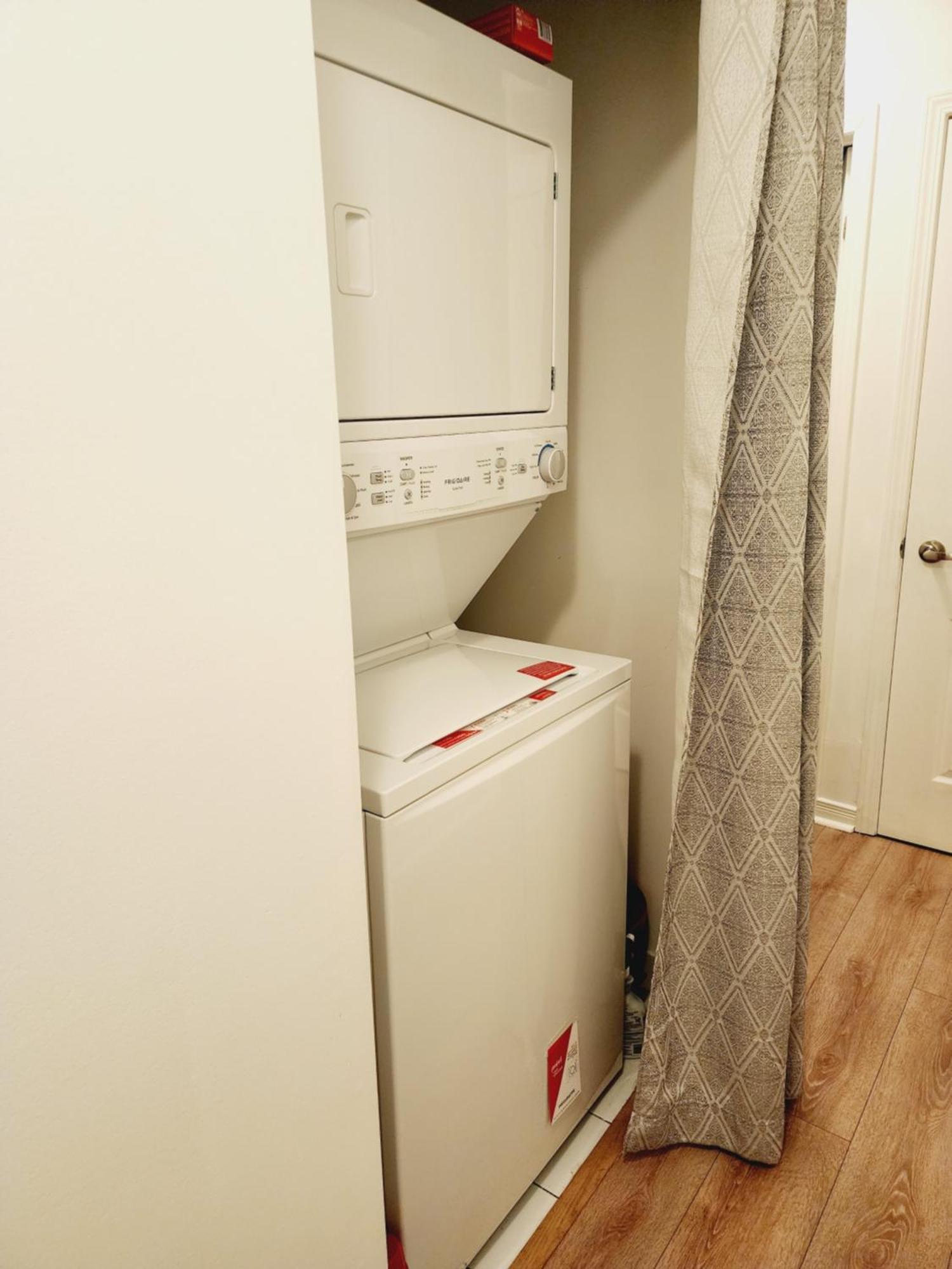 Beautiful Townhouse Near Yorkdale Mall, Wilson Subway Apartment Toronto Exterior photo