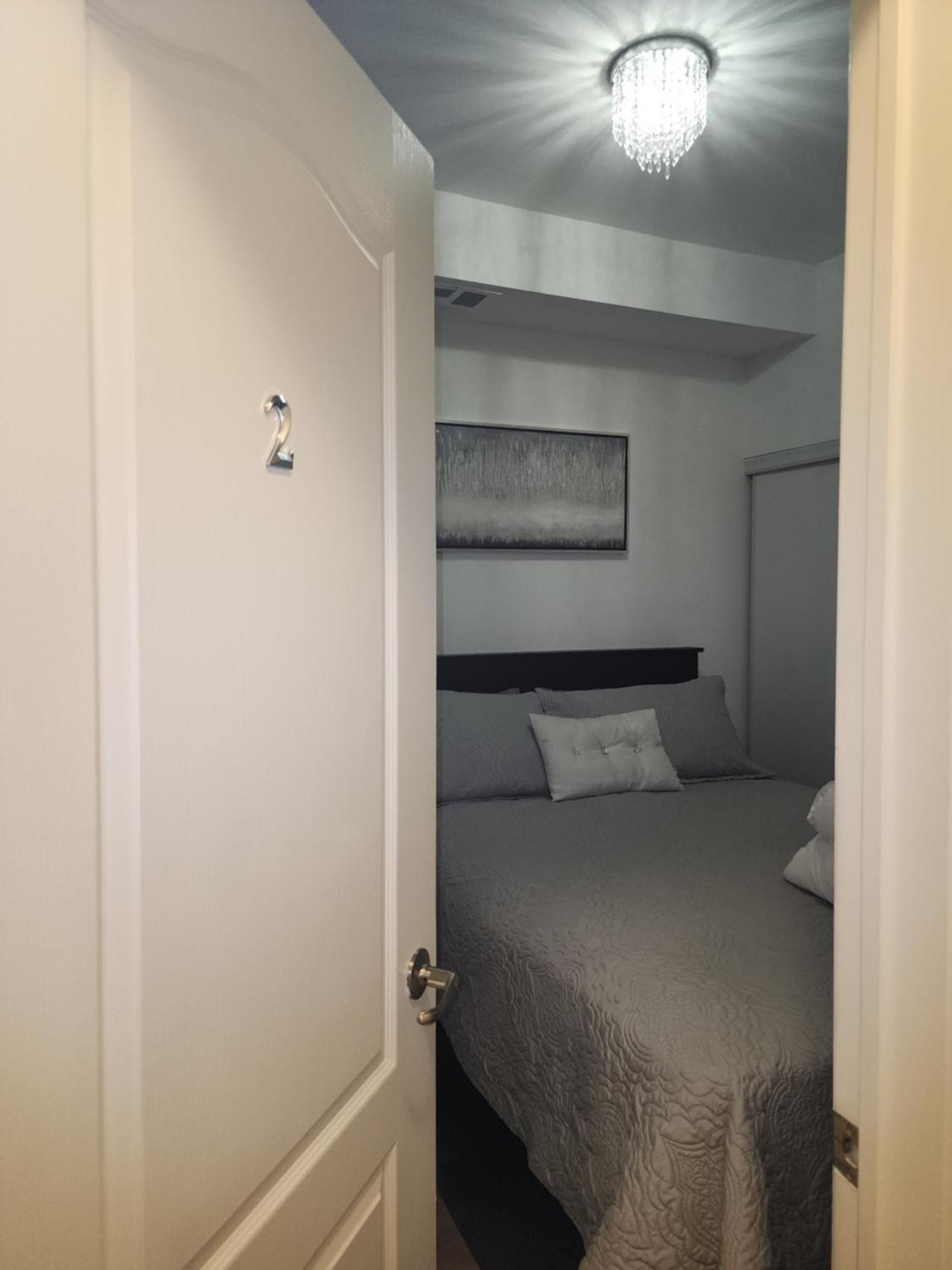 Beautiful Townhouse Near Yorkdale Mall, Wilson Subway Apartment Toronto Exterior photo